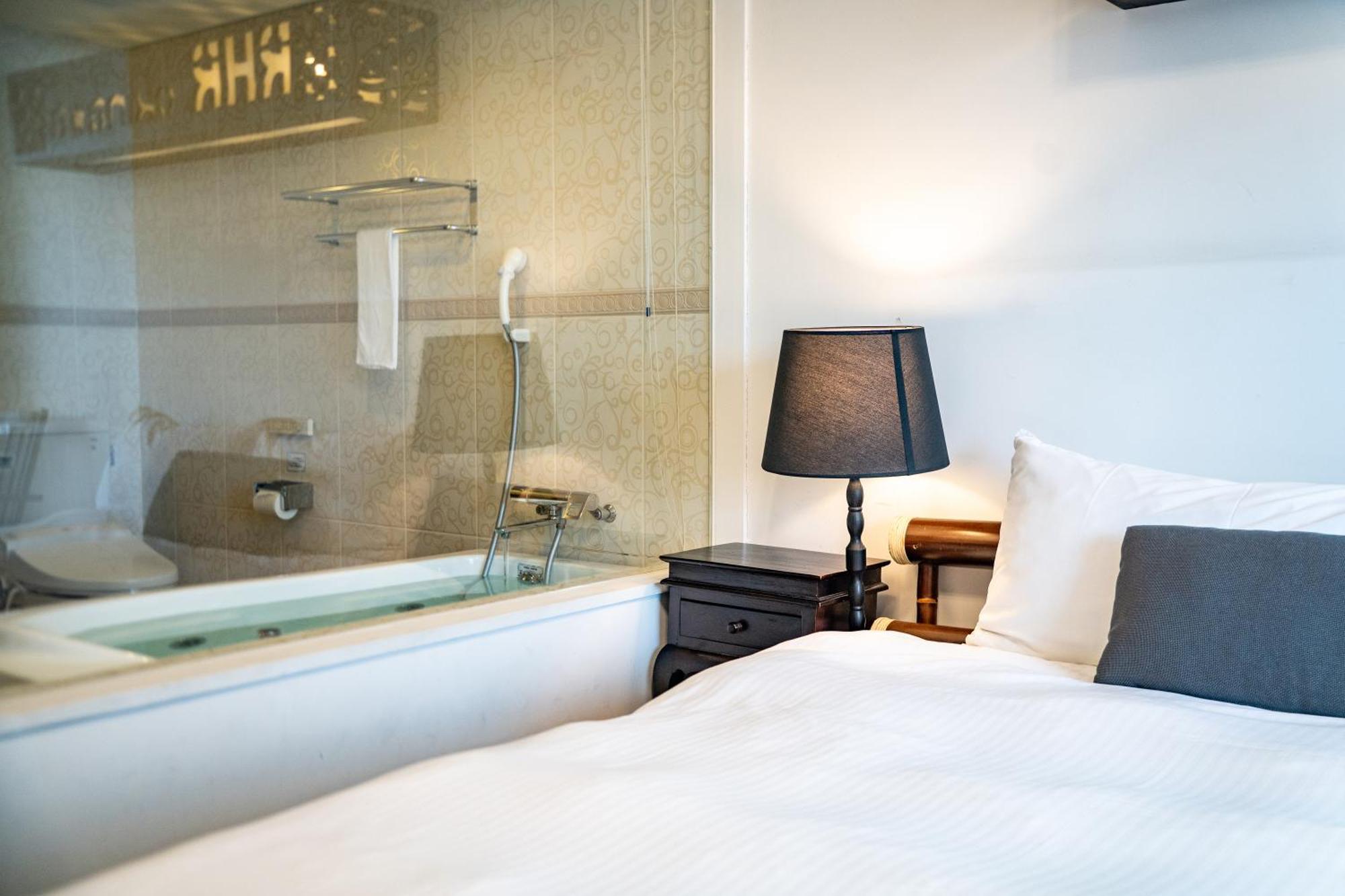 โรงแรมรอยัล โรงแรม 3*